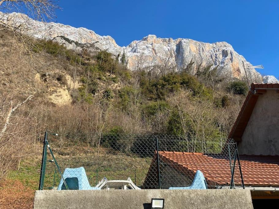 Apartamento Entre La Montagne Et La Riviere Sinsat Exterior foto